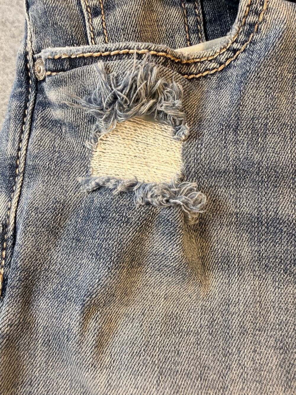 Silver Jeans Co. Suki Distressed Mid Rise Capri Blue Denim Jeans - Picture 6 of 9